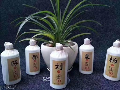 酱香白酒真的值得收藏吗？如果收藏酱香白酒，散酒值得收藏吗？