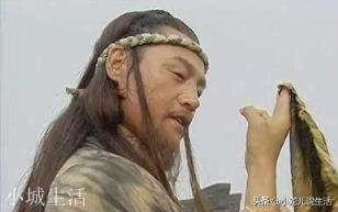为什么同为反派，岳不群不受待见，可西毒欧阳锋就略显可爱萌萌的？