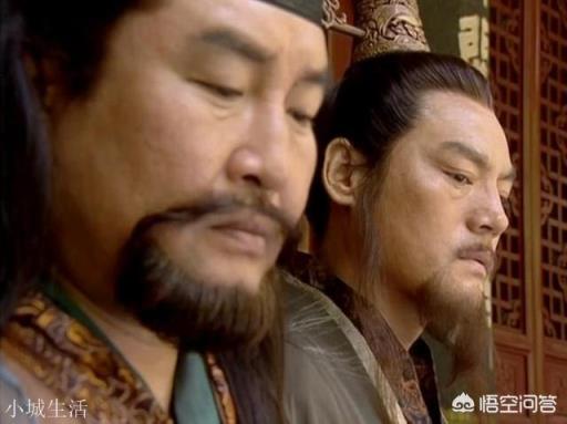 為啥左冷禪和其他4位掌門武功差那么多，應該都是同輩的，難道僅僅是天賦高嗎？