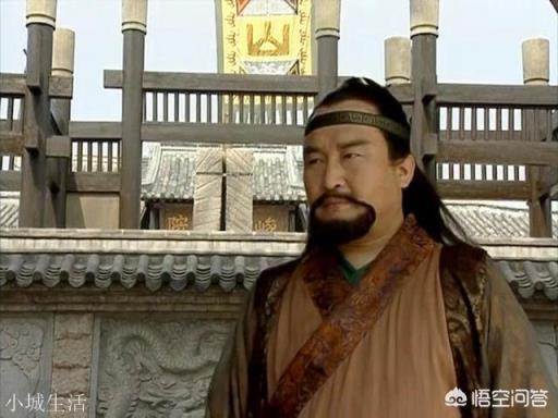 為啥左冷禪和其他4位掌門武功差那么多，應該都是同輩的，難道僅僅是天賦高嗎？