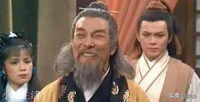 《倚天屠龙记》中，青翼蝠王韦一笑的师父有何来历？