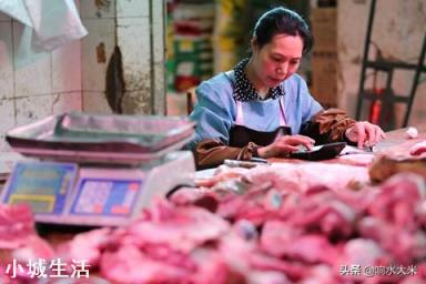 猪价“惊天暴降”，未来猪市还能“雄起”吗？