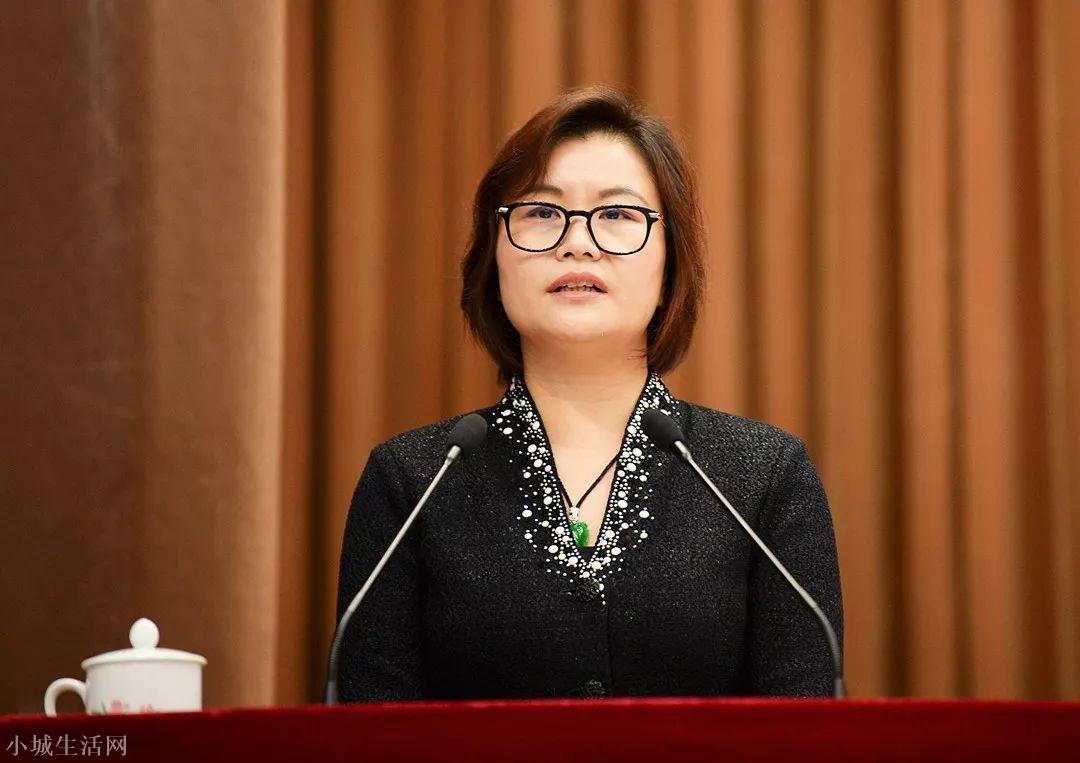从打工妹到湖南女首富，如今苹果、三星都有求于她，身价834亿