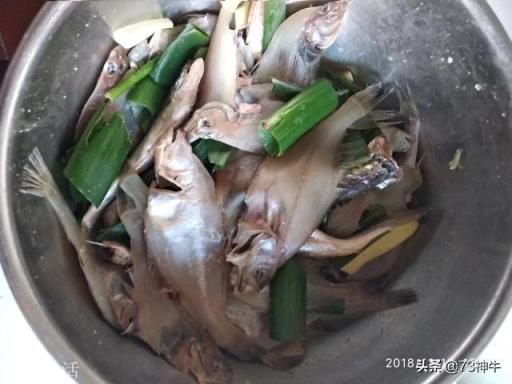 怎样做炸小鱼最好吃?