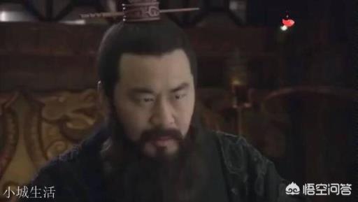 曹操连学3声狗叫，群臣低头不敢说话，为何只有许褚敢哈哈大笑？