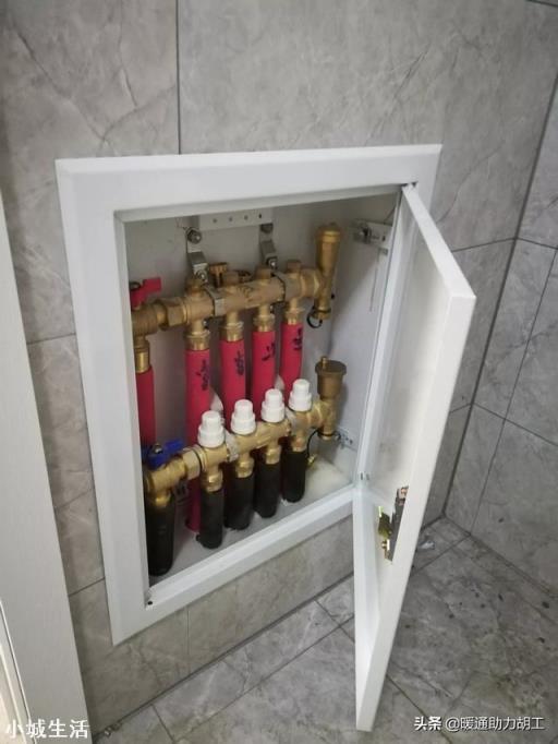 地暖分水器应该安装离地面多高,怎么安装?