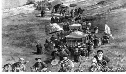 慈禧当年和光绪皇帝西逃的时候，他们大概带了多少人？一路上都吃什么，住在哪里？