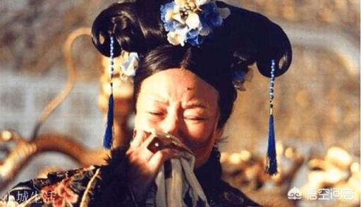 慈禧当年和光绪皇帝西逃的时候，他们大概带了多少人？一路上都吃什么，住在哪里？