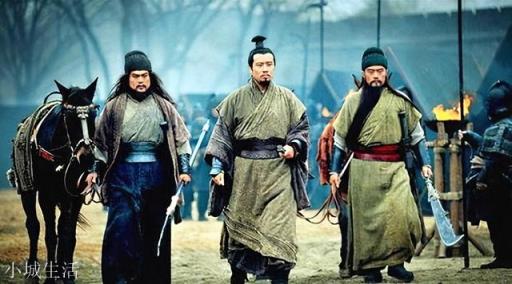 关羽、张飞、刘备的死都与东吴有直接关系。为什么刘备死后，诸葛亮却把矛头直指曹魏？