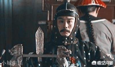 《雍正王朝》屠灭江夏镇时,岳钟琪为什么要将自己的脸划破?