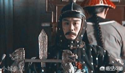 《雍正王朝》屠灭江夏镇时,岳钟琪为什么要将自己的脸划破?