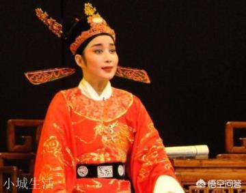 古时，儿子高中状元，母亲可以封为诰命夫人，那父亲可以封什么？