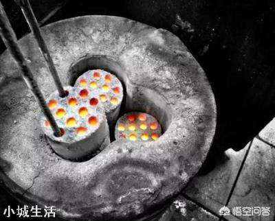 农民自己做蜂窝煤，为什么煤炭里面要放黄泥巴？