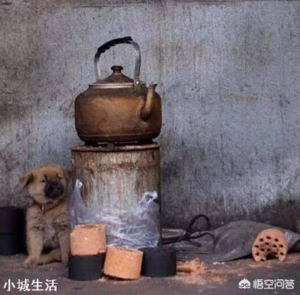 农民自己做蜂窝煤，为什么煤炭里面要放黄泥巴？