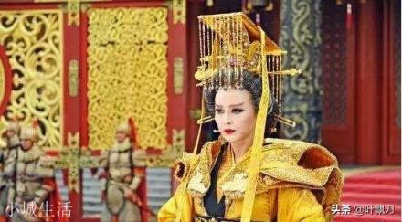 北宋刘娥敢身穿龙袍为何不效仿武则天称帝?她对北宋贡献有多大?