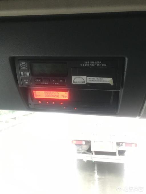 高速上,交警如何识别司机是否连续开了4个小时以上的车?