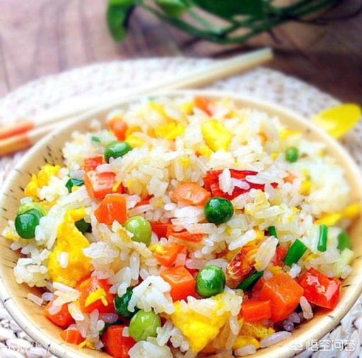 蛋炒饭到底是先炒蛋还是先炒饭?你是怎么做蛋炒饭的?