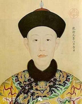 乾隆皇帝有17个儿子，为何传位给了资质相对平庸的嘉庆皇帝？