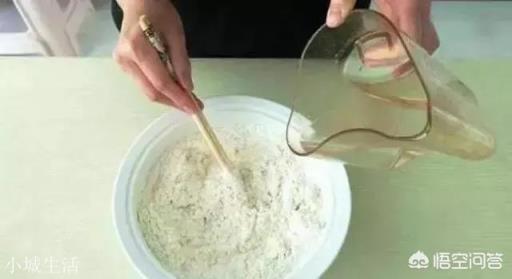河南油条的面怎么和？