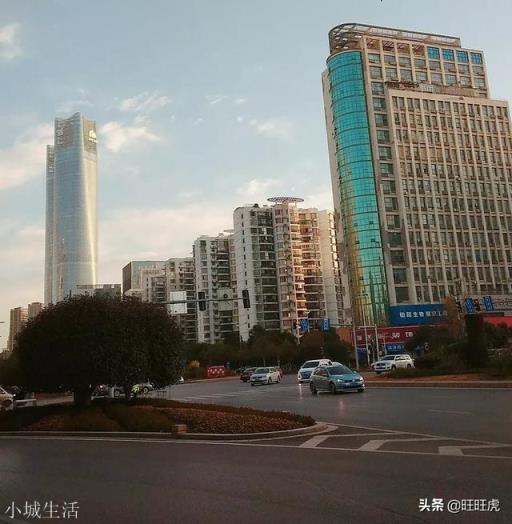 房價很高，不少樓盤開盤就售罄，房子這么好賣，可一些開發商依然還花大價錢打廣告，為什么？