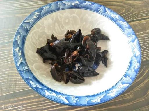 木耳泡发多久不能吃了?