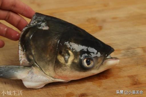 请问鱼汤怎么才能又白又鲜没腥味?
