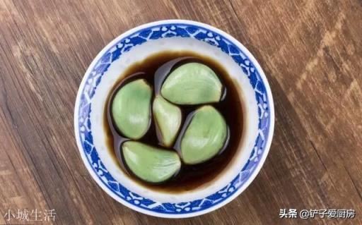 腌腊八蒜把蒜放入方便袋里腌行吗？