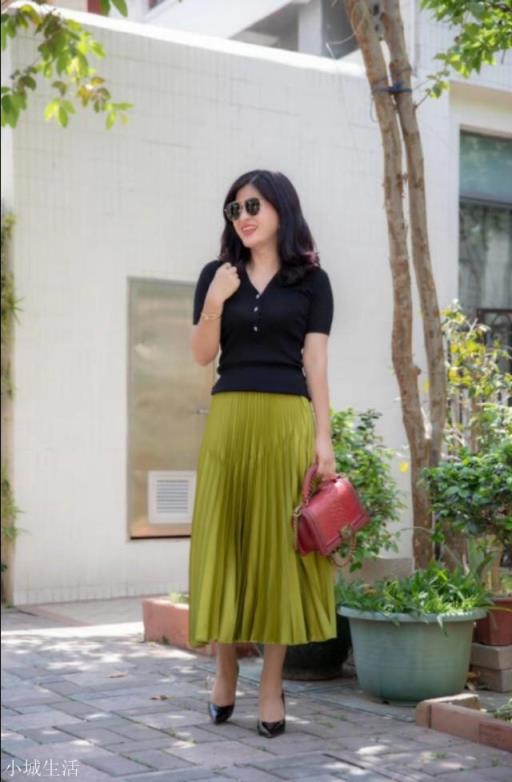 女人四十岁梨型身材怎么搭配衣服？