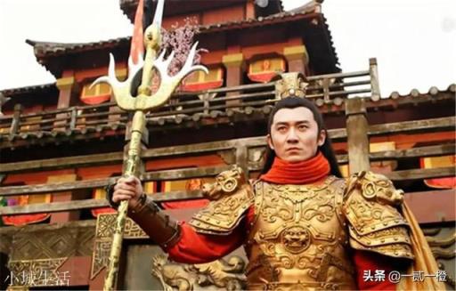 除了宇文成都能克制李元霸之外，为什么伍天锡也能克他？