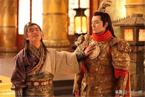 除了宇文成都能克制李元霸之外，为什么伍天锡也能克他？