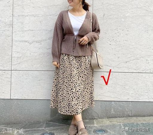 矮个又略显肥胖的中年女性，适合穿裙子吗？为什么？