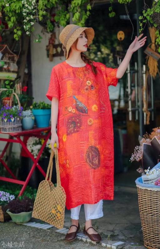 矮个又略显肥胖的中年女性，适合穿裙子吗？为什么？