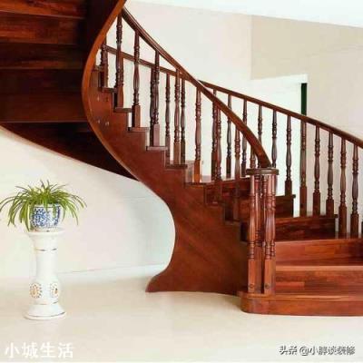 家里有楼梯的朋友，请教一下楼梯的踏步用什么材料比较耐磨持久呢？