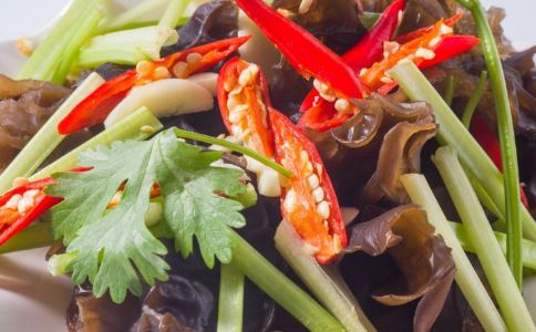 【吃什么食物防晒】防晒食物有哪些 这六种常吃对皮肤好