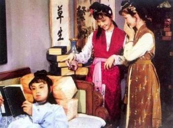 晴雯临死前为何要与贾宝玉换穿内衣？