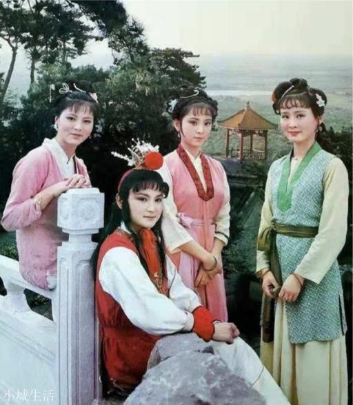 晴雯临死前为何要与贾宝玉换穿内衣？