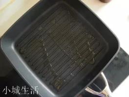 西餐小羊排是怎么做的？