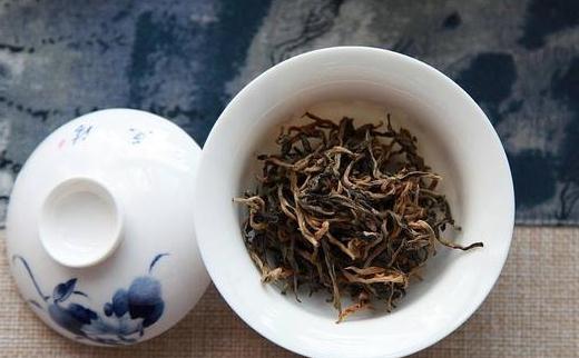 喝普洱茶头晕是怎么回事?喝普洱茶会有哪些不良反应?