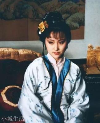 红楼梦:为什么林黛玉死的时候是李纨和探春在她身边？