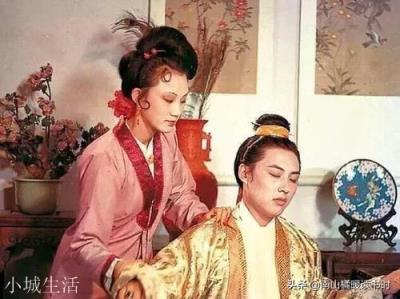 《红楼梦》中的秋桐最后哪去了？