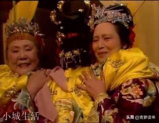 红楼梦当中贾元春回贾府省亲，为何不住一夜而是赶在午夜前回宫？