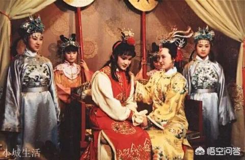 红楼梦当中贾元春回贾府省亲，为何不住一夜而是赶在午夜前回宫？