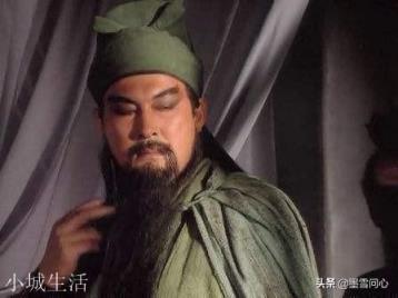 为什么在《三国演义》中，关羽总戴一顶绿色的帽子？