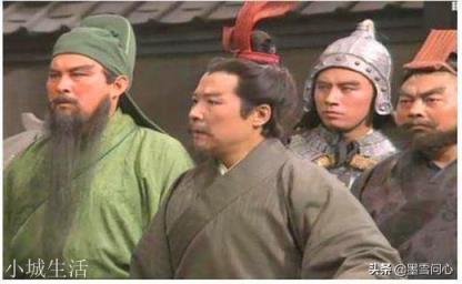 为什么在《三国演义》中，关羽总戴一顶绿色的帽子？