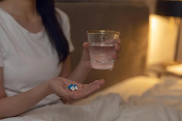 晚上睡不着怎么办，汤臣倍健褪黑素真的可以改善睡眠吗？
