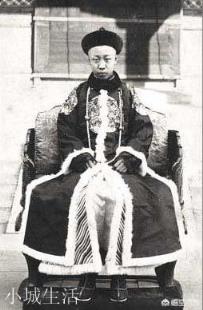 瑾妃在光绪年间和姐姐珍妃不睦，抚养溥仪后又逼死溥仪生母，如何评价她的一生？