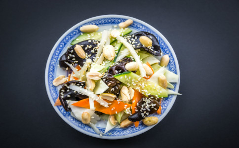 【嗓子发炎怎么治疗】治疗嗓子发炎的3个食疗偏方