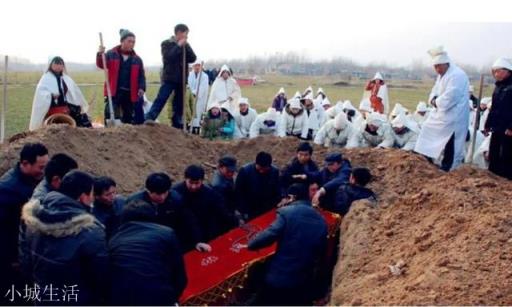 古人为什么人死后放在棺材里，棺材盖为什么要钉铁钉？