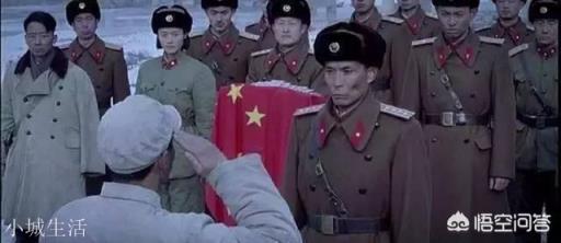 军大衣发明100多年，曾在中国风靡一时，为啥07年被我军淘汰？