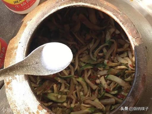 萝卜干能和生姜蒜头红辣椒一起腌制吗?怎么样?